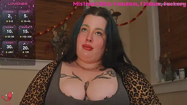 Snapshot of MissBika chatting on March 22, 5:06 am MissBika online show from March 22, 5:06 am