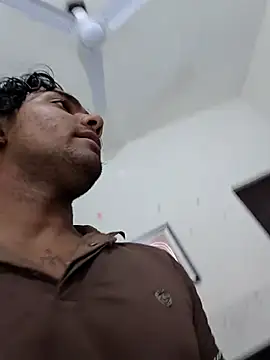 Snapshot of riya190 chatting on December 5, 5:33 pm riya190 online show from December 5, 5:33 pm