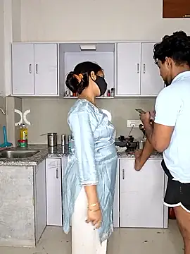 riya190 online show from May 13, 5:31 pm