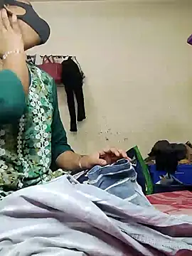 Snapshot of riya190 chatting on February 4, 6:06 pm riya190 online show from February 4, 6:06 pm