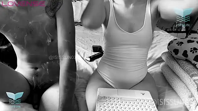 Snapshot of isissun03 chatting on November 4, 3:27 pm isissun03 online show from November 4, 3:27 pm