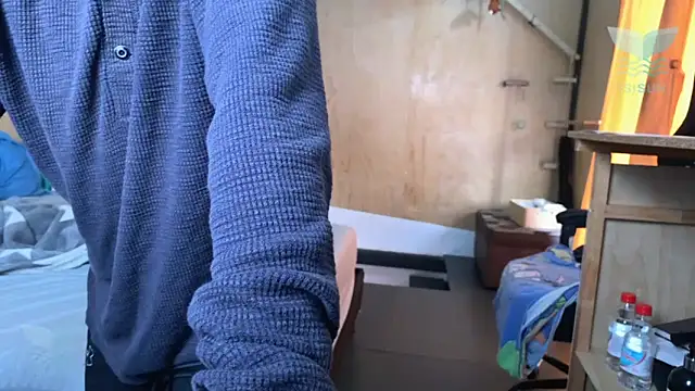 isissun03 online show from March 12, 12:42 pm