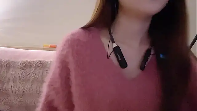 Snapshot of Sweet-Angel999 chatting on February 14, 2:17 pm Sweet-Angel999 online show from February 14, 2:17 pm