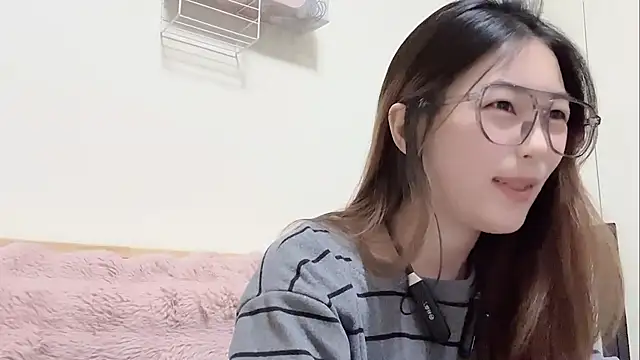 Snapshot of Sweet-Angel999 chatting on February 20, 4:09 pm Sweet-Angel999 online show from February 20, 4:09 pm