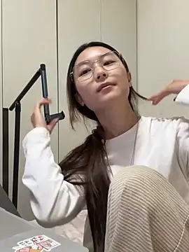 Snapshot of Sweet-Angel999 chatting on December 18, 4:00 pm Sweet-Angel999 online show from December 18, 4:00 pm