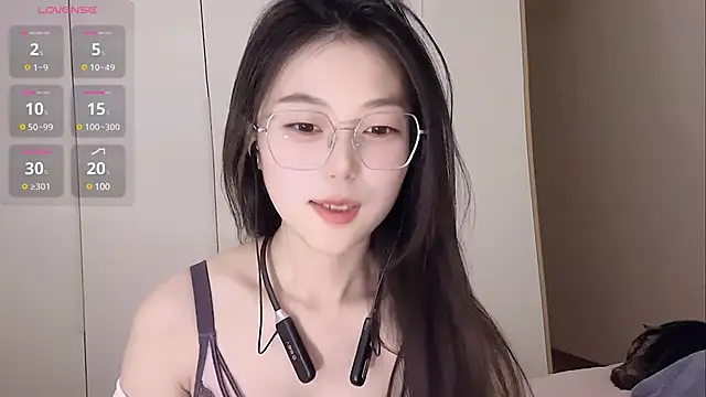 Snapshot of Sweet-Angel999 chatting on March 18, 2:28 pm Sweet-Angel999 online show from March 18, 2:28 pm