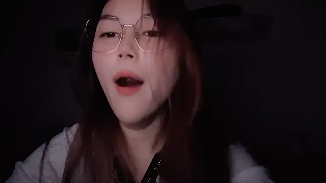 Snapshot of Sweet-Angel999 chatting on January 15, 5:38 pm Sweet-Angel999 online show from January 15, 5:38 pm