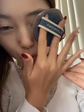 Snapshot of Sweet-Angel999 chatting on December 17, 3:50 pm Sweet-Angel999 online show from December 17, 3:50 pm