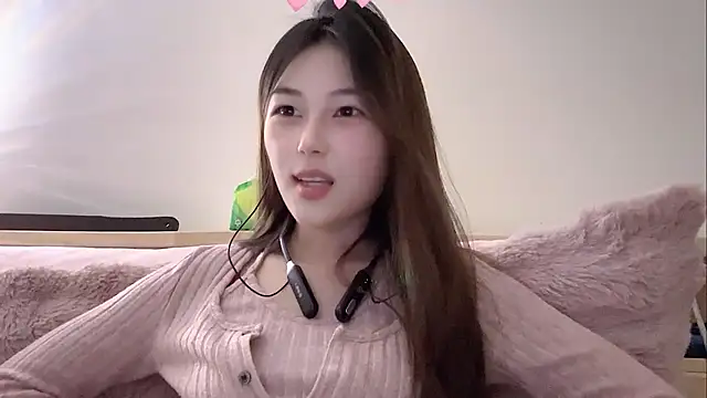 Snapshot of Sweet-Angel999 chatting on February 10, 9:25 pm Sweet-Angel999 online show from February 10, 9:25 pm