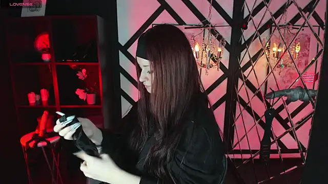 Lily Moonlight online show from September 26, 7:15 am