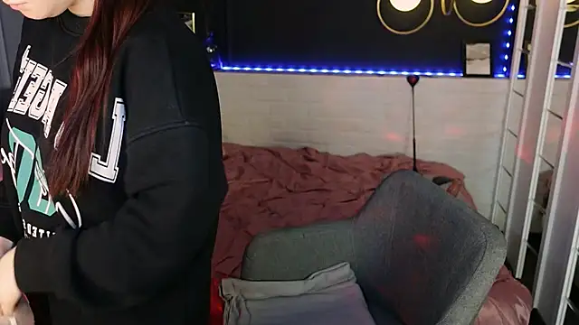 Lily Moonlight online show from February 1, 8:01 am