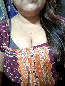 Snapshot of Beautyy38 chatting on March 5, 10:54 pm Beautyy38 online show from March 5, 10:54 pm