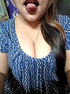 Snapshot of Beautyy38 chatting on February 28, 10:39 pm Beautyy38 online show from February 28, 10:39 pm