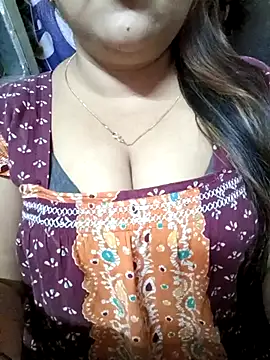 Snapshot of Beautyy38 chatting on March 5, 7:49 pm Beautyy38 online show from March 5, 7:49 pm