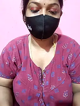 Snapshot of Renuma chatting on October 31, 10:27 pm Renuma online show from October 31, 10:27 pm