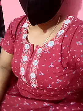 Snapshot of Renuma chatting on November 6, 12:14 am Renuma online show from November 6, 12:14 am