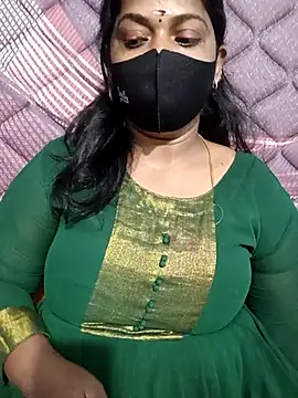 Snapshot of Renuma chatting on November 25, 3:40 am Renuma online show from November 25, 3:40 am