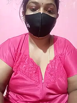 Snapshot of Renuma chatting on October 31, 12:07 am Renuma online show from October 31, 12:07 am