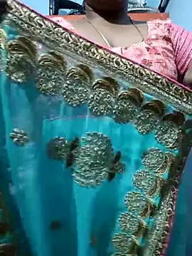 Snapshot of Renuma chatting on November 8, 5:44 am Renuma online show from November 8, 5:44 am