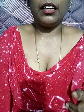 Snapshot of Renuma chatting on November 1, 10:31 am Renuma online show from November 1, 10:31 am