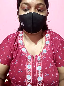 Snapshot of Renuma chatting on December 5, 12:43 am Renuma online show from December 5, 12:43 am