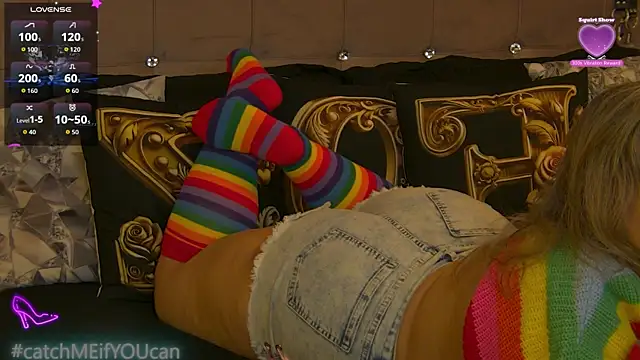 ZoeMesmerize online show from April 15, 5:35 am