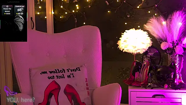 Snapshot of ZoeMesmerize chatting on November 3, 11:36 am ZoeMesmerize online show from November 3, 11:36 am