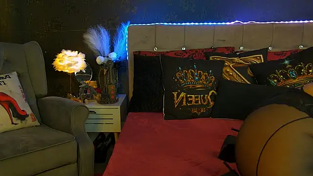 ZoeMesmerize online show from July 6, 6:53 am