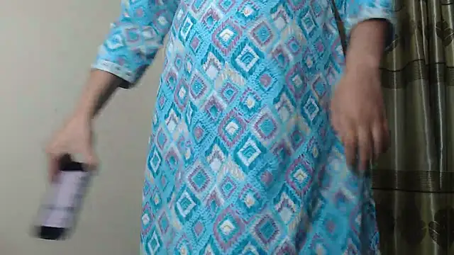 Snapshot of queen_angelina chatting on July 9, 12:48 pm queen angelina online show from July 9, 12:48 pm