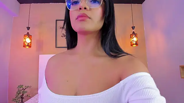 Snapshot of CamilleLynn chatting on February 6, 5:25 am CamilleLynn online show from February 6, 5:25 am