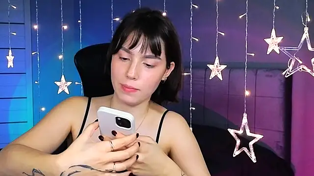 Stacy Gonzales  online show from November 5, 10:29 am