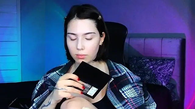 Stacy Gonzales  online show from March 18, 12:41 pm