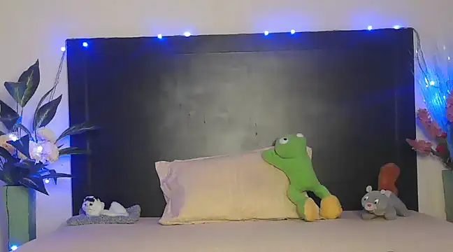 Snapshot of WildRuhi20 chatting on February 28, 5:26 am WildRuhi20 online show from February 28, 5:26 am