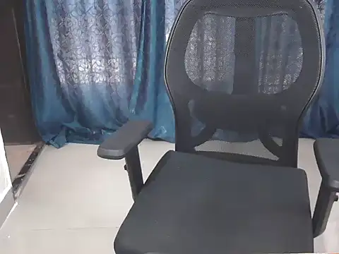 Snapshot of WildRuhi20 chatting on November 12, 5:55 am WildRuhi20 online show from November 12, 5:55 am