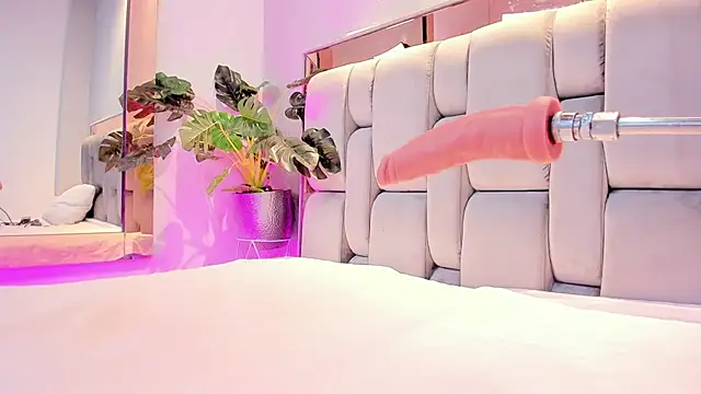 RoseTaylor   online show from November 30, 9:15 pm