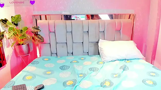 RoseTaylor   online show from March 27, 5:27 am