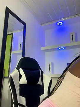 zendaya wilson online show from December 3, 3:40 am