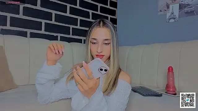 Snapshot of Goddivaa chatting on February 15, 12:00 am Goddivaa online show from February 15, 12:00 am