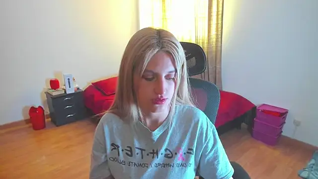 GiaRoussel online show from March 25, 2:16 pm