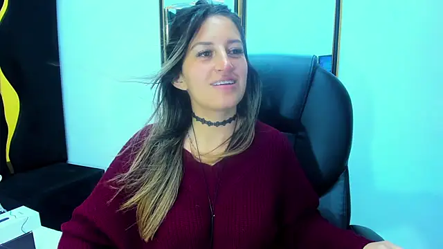 GiaRoussel online show from December 5, 4:38 pm