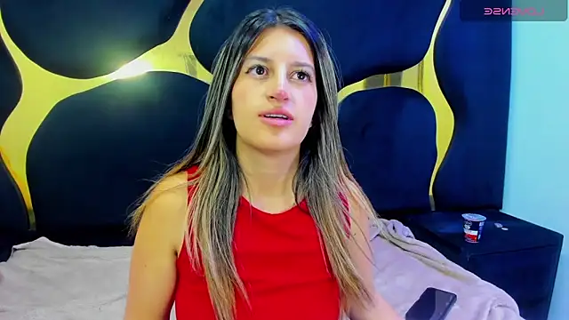 GiaRoussel online show from October 30, 3:31 pm