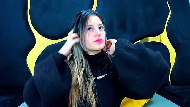 GiaRoussel online show from December 15, 4:35 pm