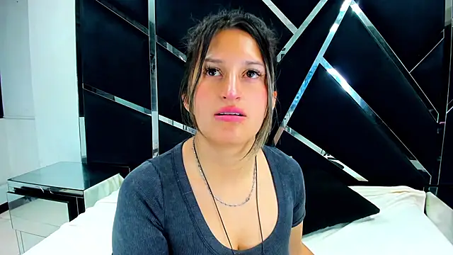 GiaRoussel online show from December 14, 6:02 pm