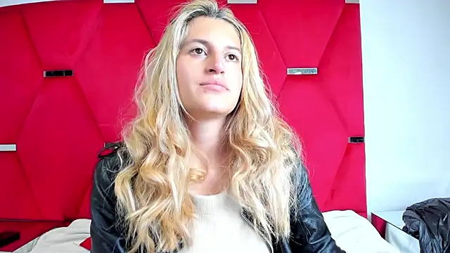 GiaRoussel online show from February 2, 7:46 pm