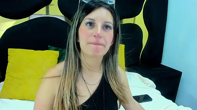 GiaRoussel online show from December 1, 9:26 pm