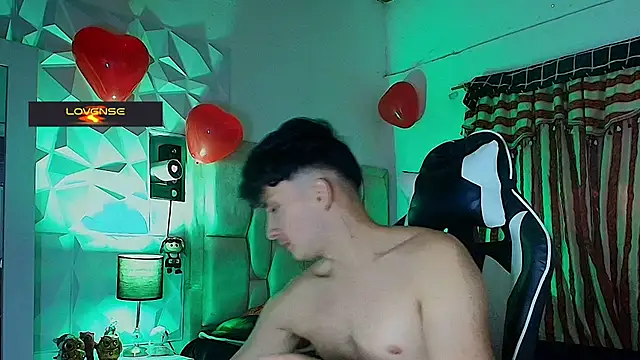 santyago taylor online show from February 26, 10:15 pm