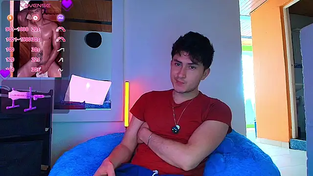 Snapshot of santyago_taylor chatting on November 12, 7:07 pm santyago taylor online show from November 12, 7:07 pm