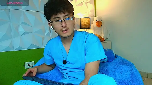 santyago taylor online show from September 15, 6:30 pm