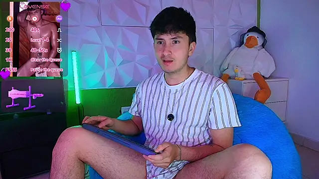 santyago taylor online show from October 3, 7:04 pm