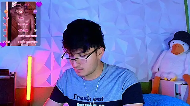 santyago taylor online show from October 9, 6:41 pm